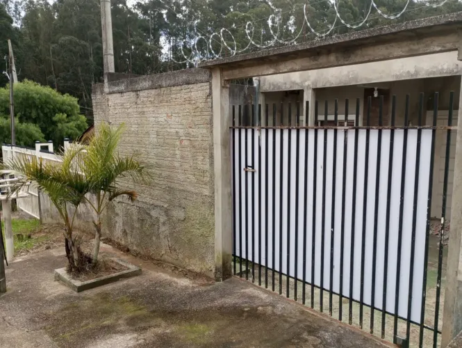 CASA À VENDA NO ÓRFÃS