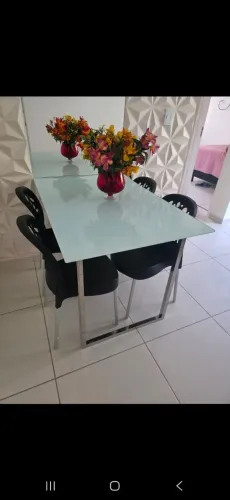 Conjunto mesa e 4 cadeiras