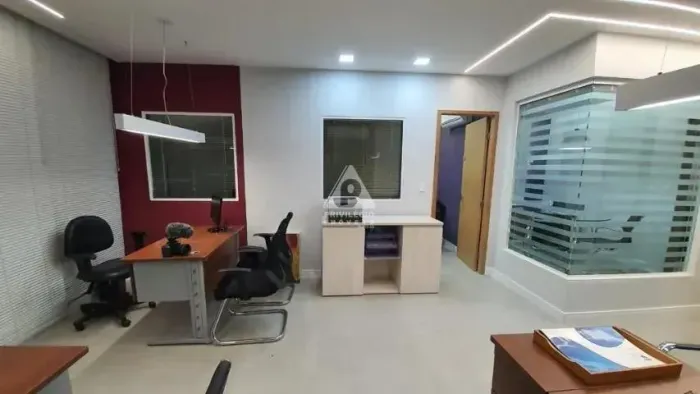 Sala comercial,2 banheiros,1 vaga, na Barra da Tijuca