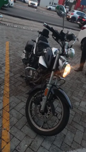 Vendo moto sem nada pra fazer só transferir pro nome moto toda ok
