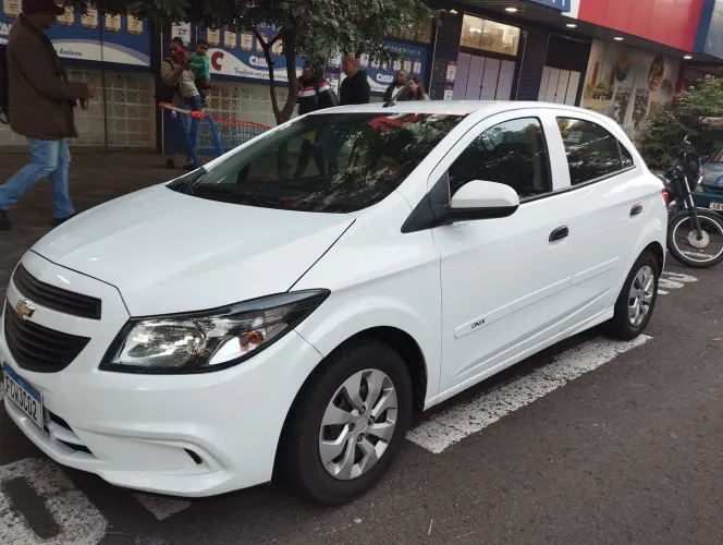 Chevrolet Onix JOY Hatch 1.0 8V Flex Mec. 4P 2018