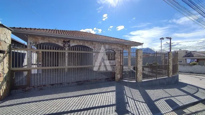 Casa com 2 suítes e 2 quartos à venda no bairro Vila Nova em Joinville-SC por R$985.000,00