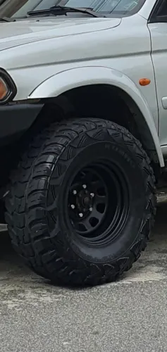 Rodas Daytona aro 15 furaçao 6x139 + pneus mud 33x12.5