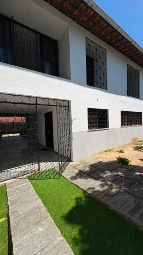Imóvel para venda tem 489 metros quadrados com 5 quartos em Varjota - Fortaleza - CE