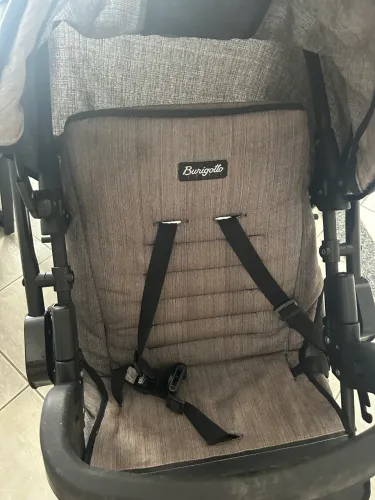 Vendo carrinho de bebê 