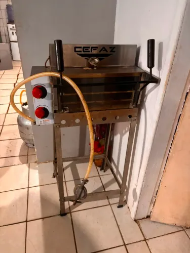 FORNO A GÁS PARA SALGADOS E PIZZA ?<br>