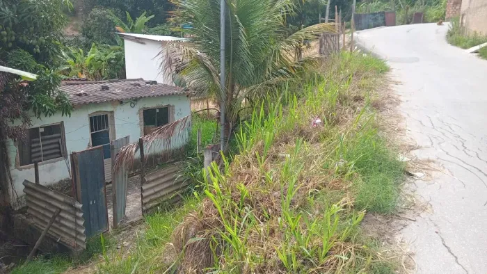 Casa no palmital santa luzia 70,000 troco por carro de menor valor com volta