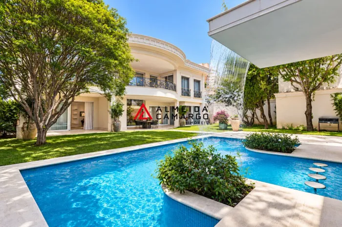 Casa Vila Nova Conceição Reformada Piscina Alto Padrão Sauna Academia Varanda 1130m²