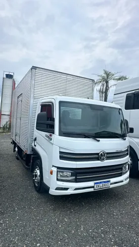 VW Delivery Express 2023 - 110 mil km, diesel, baú