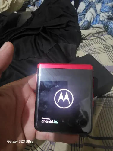 Motorola rarz 40 ultra 256gb 8 de ram com defeito na tela externa 