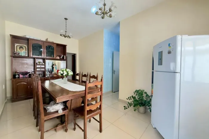 Casa à Venda - Coração Eucarístico, 3 Quartos, 389 m2