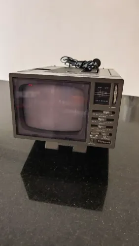 Tv e rádio 5" Diplomata 