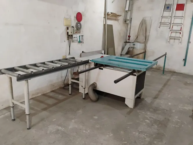 Esquadrejadeira completa com coletor de pó e mesa de apoio 