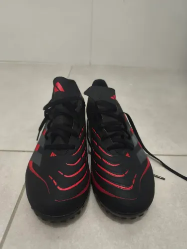Chuteira Adidas Predator EST. 1994