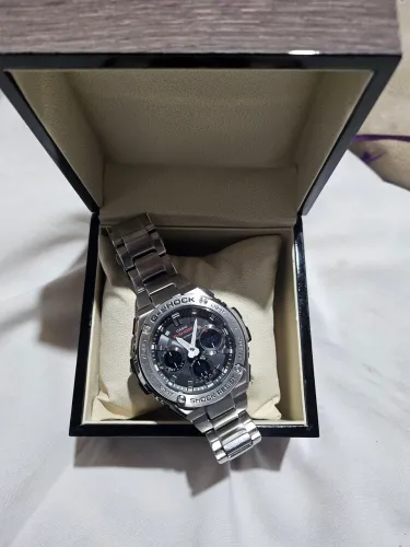 Relógio Casio G-Shock 200M.