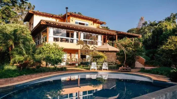 Chácara à Venda em Ibiúna as Margens da Represa, 8.450m² com 7 Suítes