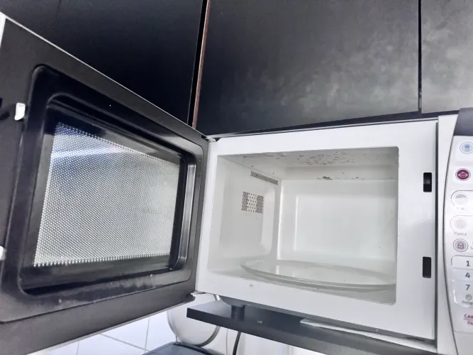 Microondas Eletrolux 20L 110V