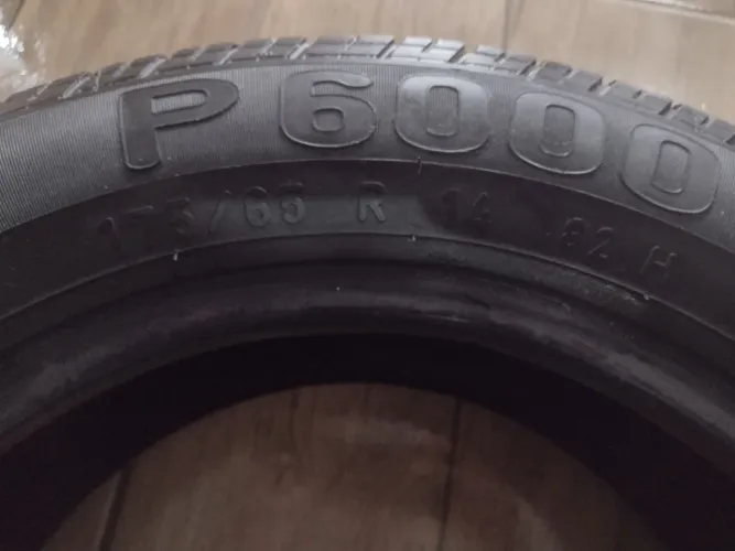 Vendo par de pneus medida 175/65/R14