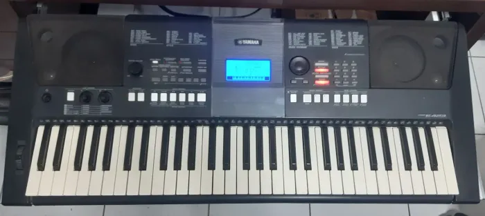 Teclado Yamaha PSR E-423