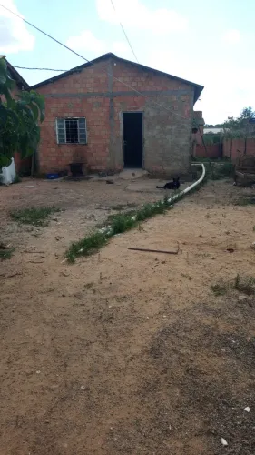 Vende-se uma casa no bairro Mariana, parque Amazônia,zona leste de porto velho.Valor60.000