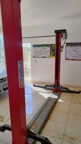 Elevador trifásico 6 meses de uso com nota fiscal