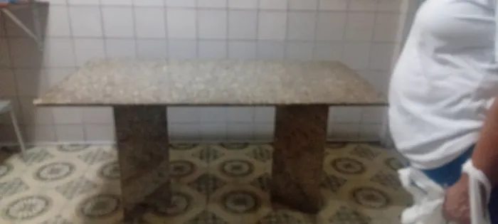 Mesa de granito com pes de granito 1,60