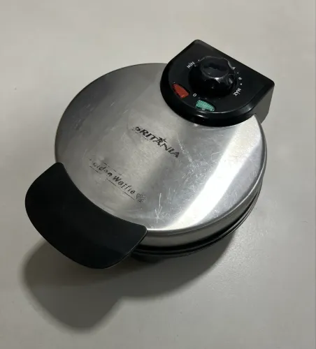 MÁQUINA DE WAFFLE BRITÂNIA ORIGINAL 127V