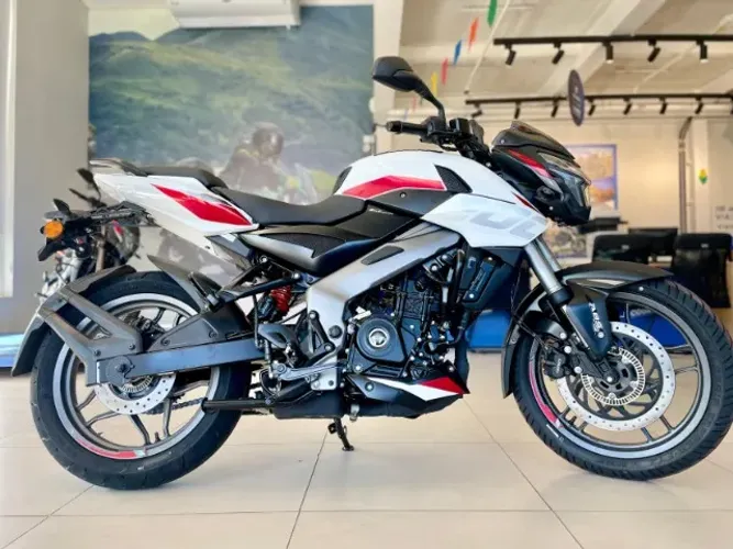 BAJAJ DOMINAR NS 160 25/26 +BÔNUS