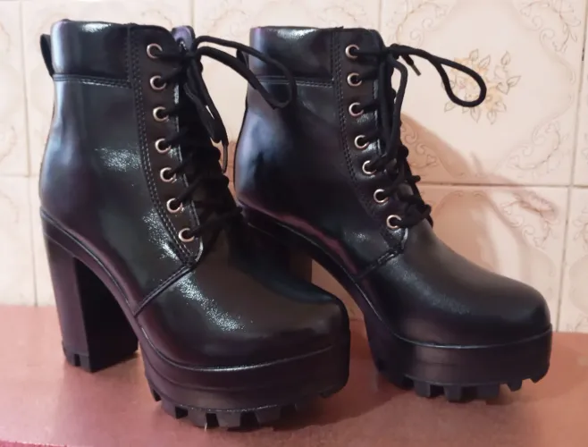 Bota Coturno Feminino Cano Grosso Alto Cor Preta N° 36 - Usada