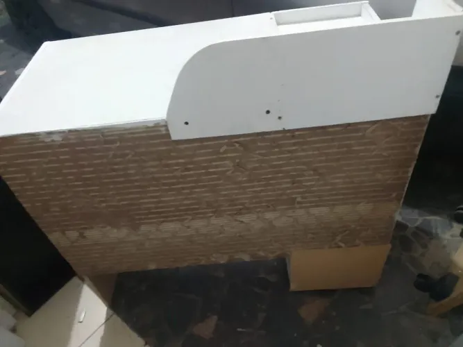 Vende -se 1 mesa