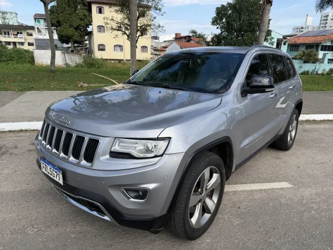 Jeep Grand Cherokee Limited 3.0 TB Dies. AUT 2014