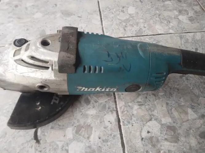 Lixadeira makita ga7020 110v