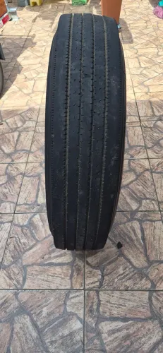 Vendo 1 pneu 900/20 Bridgestone