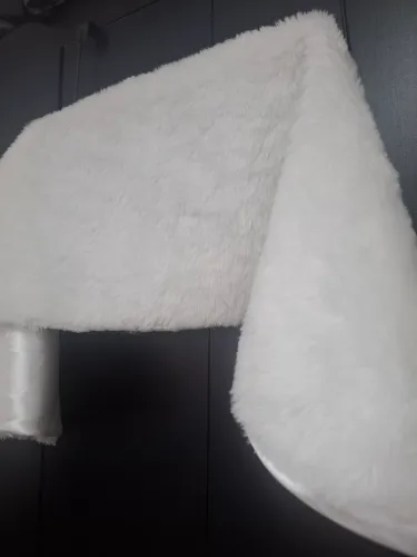 ESTOLA  branca para Festa ? 