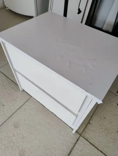 Jogo de criado mudo, mesa de cabeceira em MDF com avaria