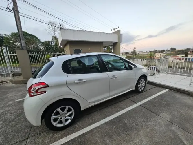 Peugeot 208 Allure 1.5 Flex 8V 5P 2014
