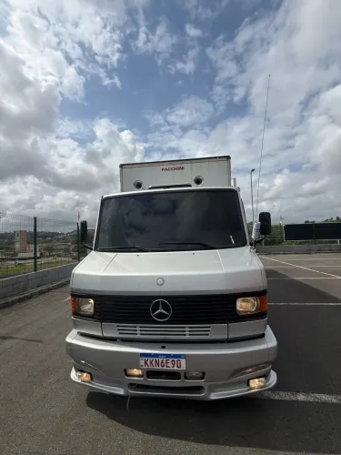Mercedes 710 2009 baú 5.50