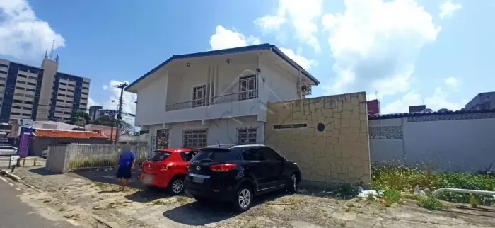 Ótima casa, para ser o seu ponto comercial!