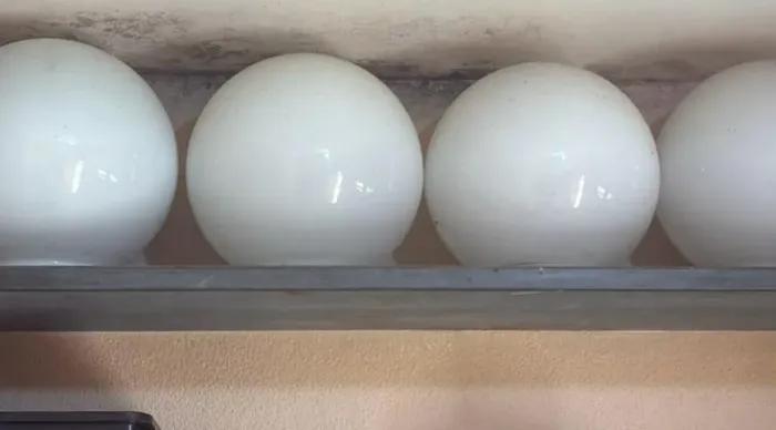 4 Globos de Vidro Leitoso 30 cm para Poste de Jardim ou Luminária