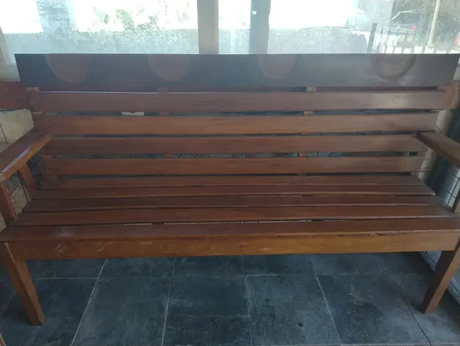 Banco de madeira 