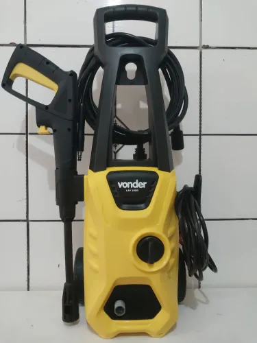 Lavadora de Alta Pressão Vonder Lav 1600 seminova em garantia de fábrica até 08/26