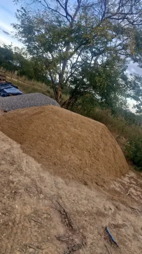 Vendas de Brita,areia,terra e cimento com ótimos preços