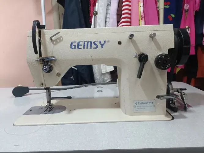 Máquina Industrial Gemsy 20U123T - 3 Pontinhos