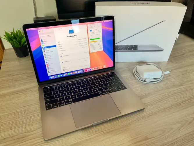 MacBook Pro 2018 i5 8GB 256GB SSD (12x no Cartão)