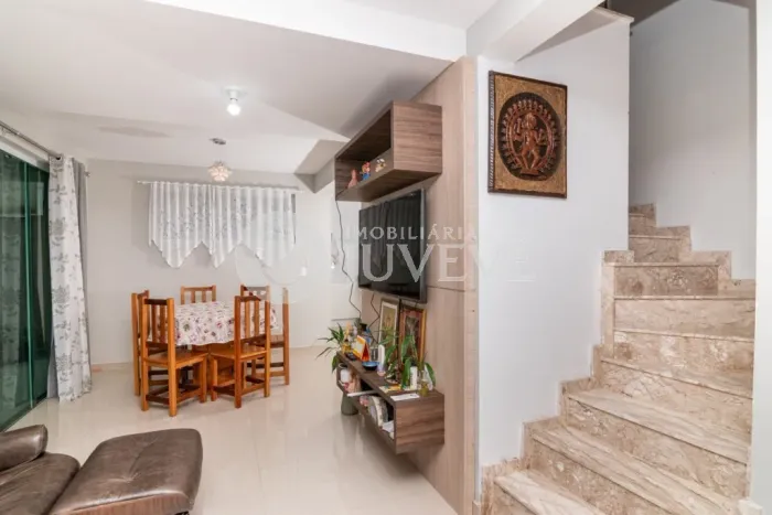 IMOBILIARIA JUVEVE VENDE SOBRADO GUABIROTUBA RUA DO VIAMÃO, 98