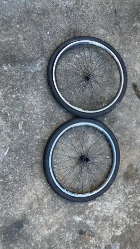 Rodas aro 26 com pneu novos