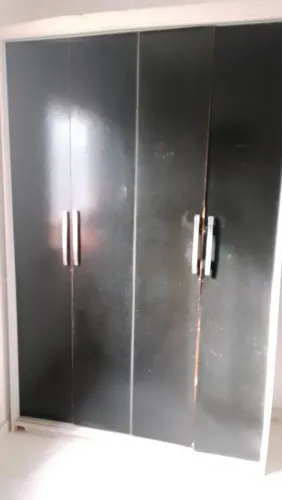 Guarda-roupa pra doar