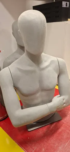 Manequins de fibra para loja/vitrine - Feminino e Masculino