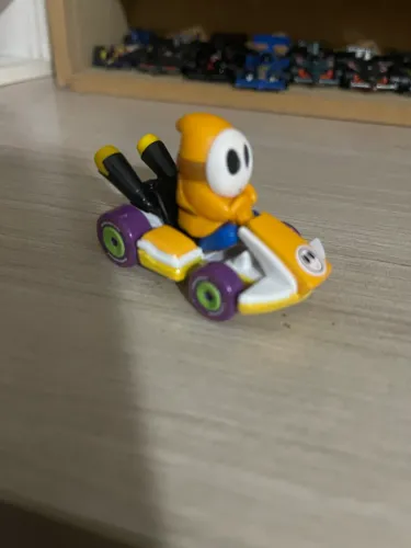 Hot Wheels Mario Kart - Shy Guy amarelo pack