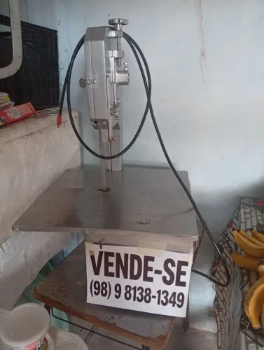 Vendo serra de carne